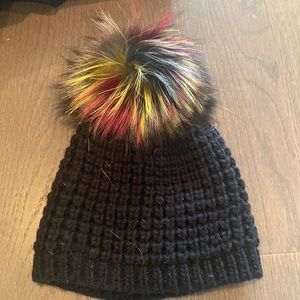 Kyi Kyi Pom Pom hat
